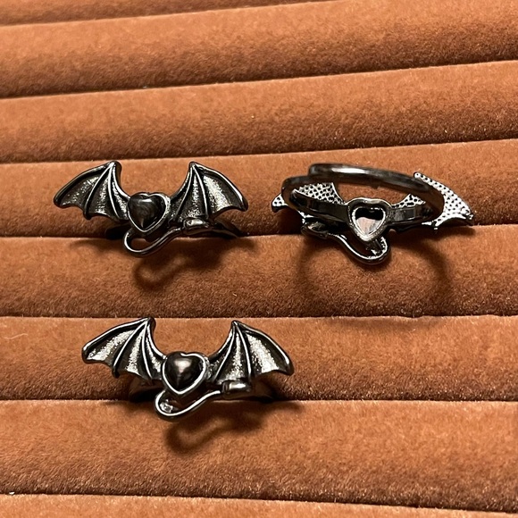 🦇 Bat ring with hypersthene, recommend for size 7.5 and under. - Picture 2 of 6